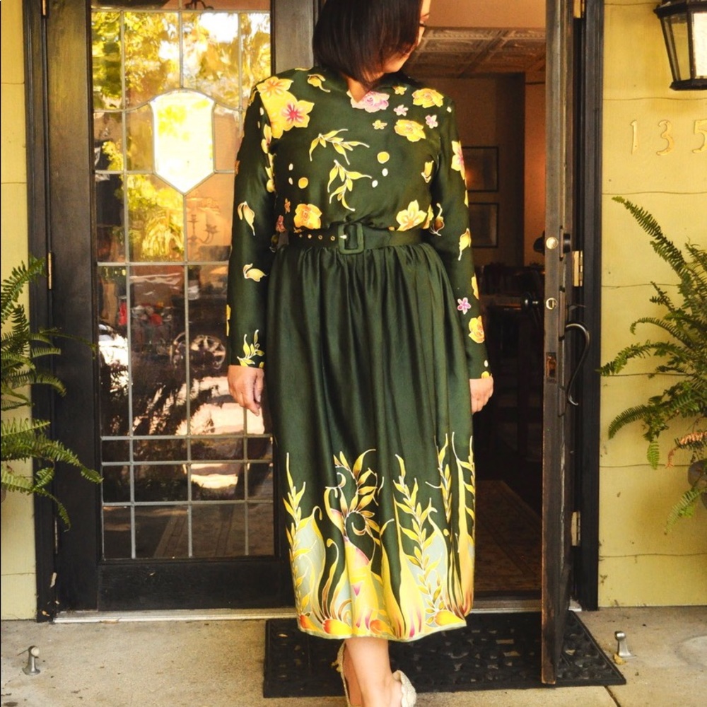 VINTAGE ONE OF A KIND Tailor Made 100% Silk Medium
